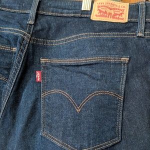 Levi's slimming skinny